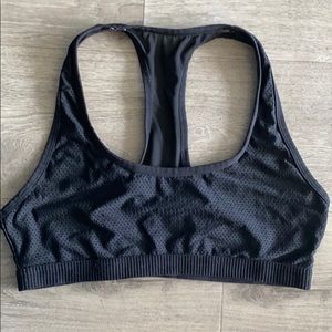 Black sports bra